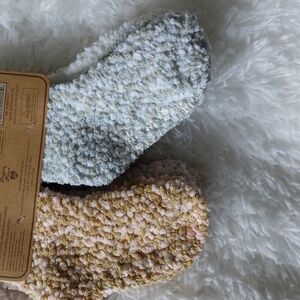 BearPaw Textured Socks in Cream and Pink